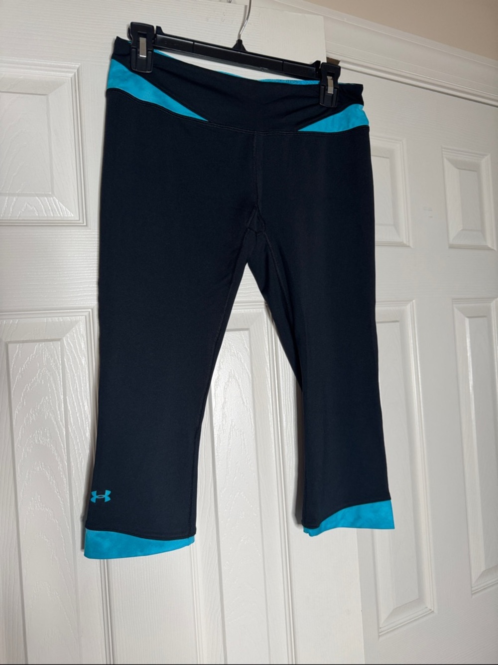 Under Armour HeatGear women's compression capri pants size M